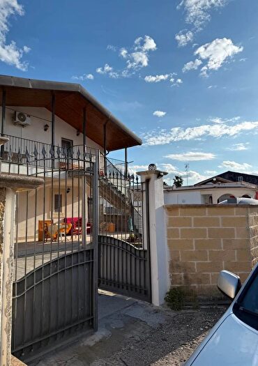 Casa con 7 locali in vendita in Via delle Rose Augusta, Augusta