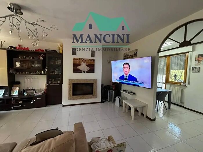 Casa con 7 locali in vendita in Ceccacci, Maiolati Spontini
