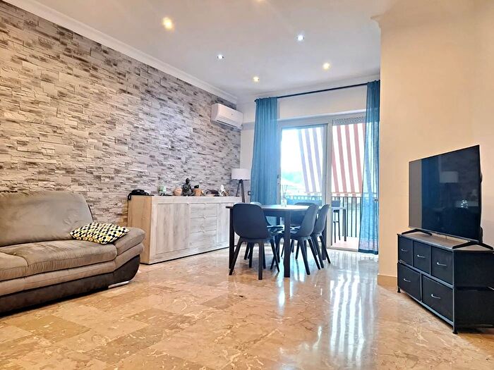 Appartamento trilocale in vendita in Roma, Roma