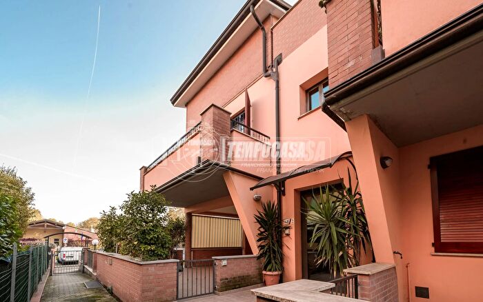 Casa con 5 locali in vendita in Castelnuovo Rangone