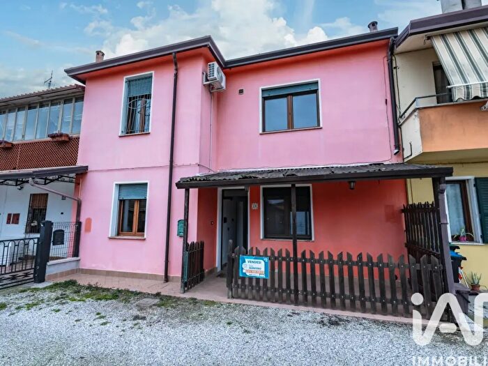 Casa trilocale in vendita in Via IV Novembre, Mesola