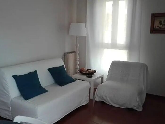 Appartamento trilocale in affitto in Via Mazzini, Camaiore