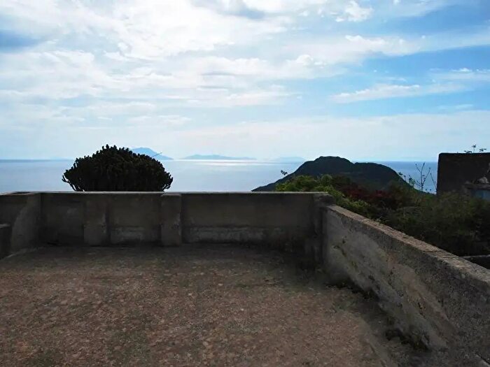 Appartamento con 13 locali in vendita in Strada Comunale Liscio, Lipari