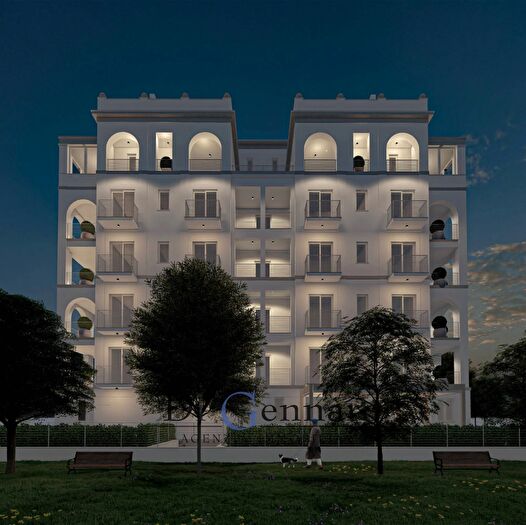 Appartamento quadrilocale in vendita in Via Capri Snc, Alba Adriatica