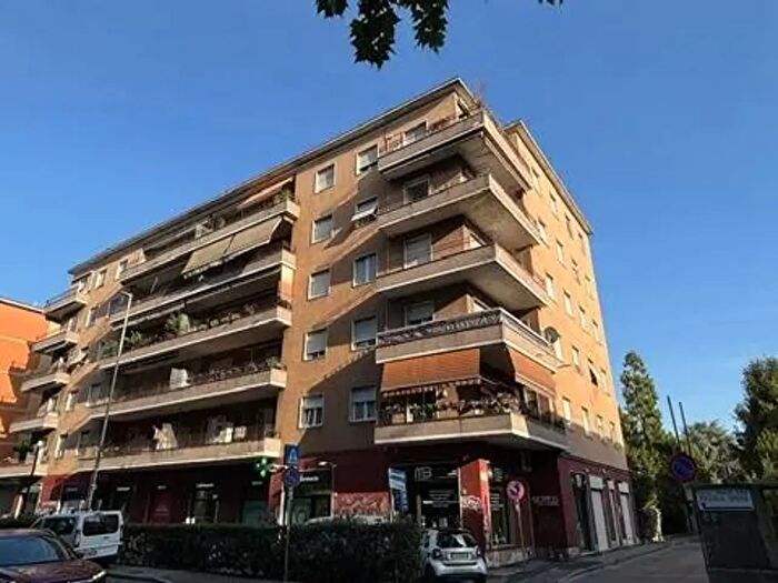 Appartamento trilocale in vendita in Via Felice Cavallotti, Monza