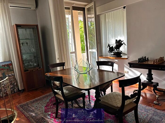 Appartamento con 6 locali in vendita in Via Achille Grandi, Pontedera