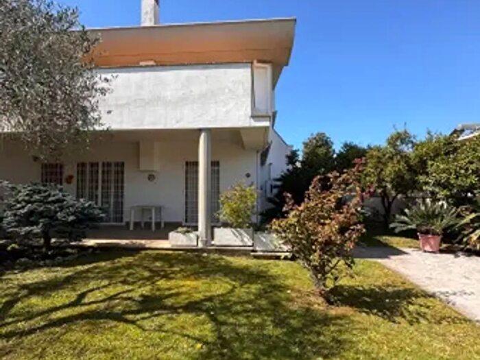 Casa con 5 locali in vendita in Viale di Valle Schioia, Anzio