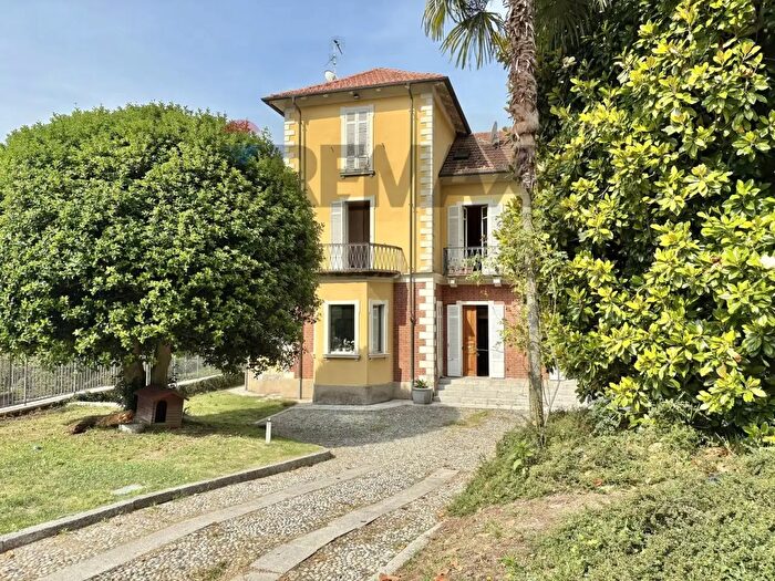 Casa con 10 locali in vendita in Via Resega, Mergozzo
