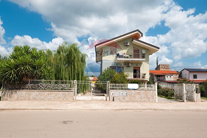 Casa con 7 locali in vendita in Corso Vittorio Emanuele, Carinola