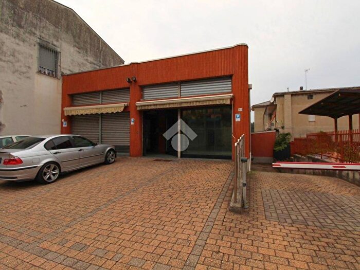 Appartamento bilocale in affitto in Via Monte Grappa, Centro, Veduggio con Colzano