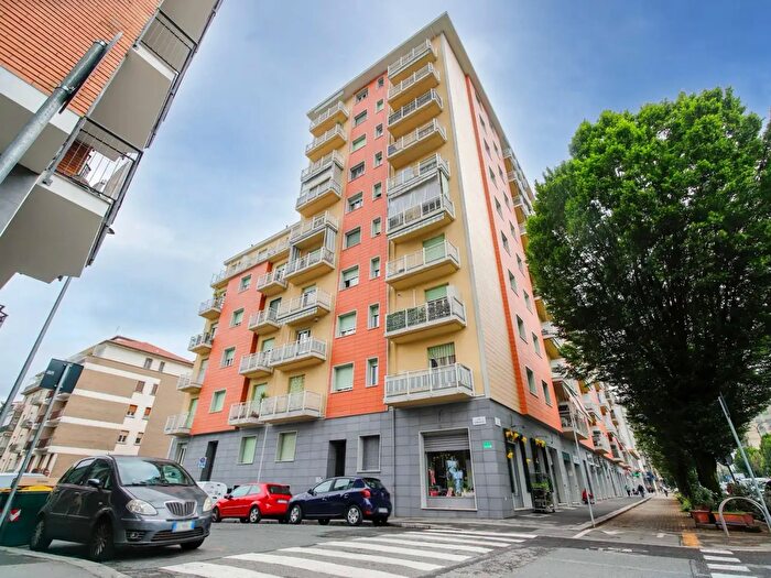 Appartamento trilocale in vendita in Via Campobasso, Torino