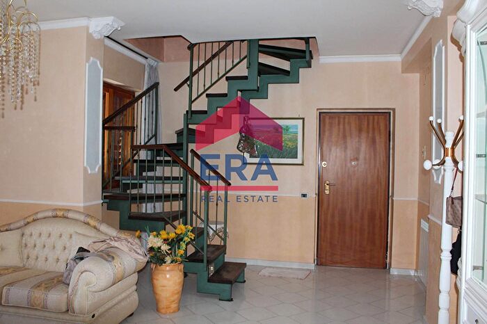 Appartamento quadrilocale in vendita in Via Lavina, Aci SantAntonio