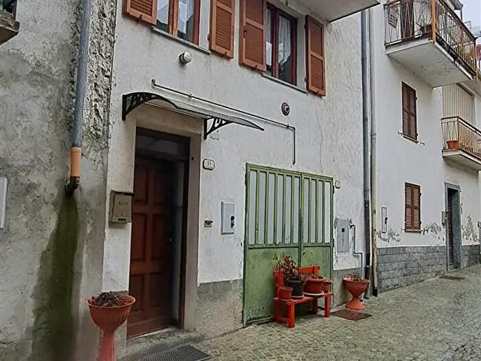 Casa con 8 locali in vendita in Bistagno