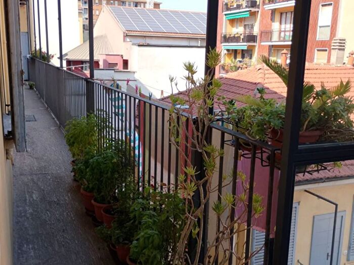 Appartamento trilocale in affitto in Corso Vercelli, Vercelli Wagner, Milano