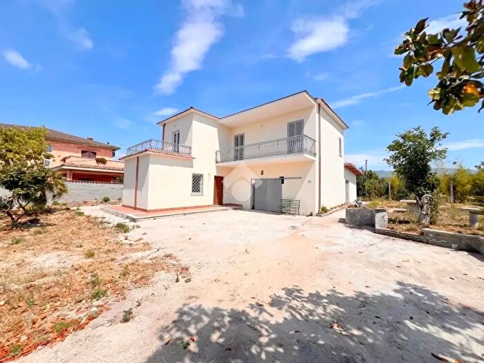Casa con 5 locali in vendita in Via Fontana Parata, Velletri