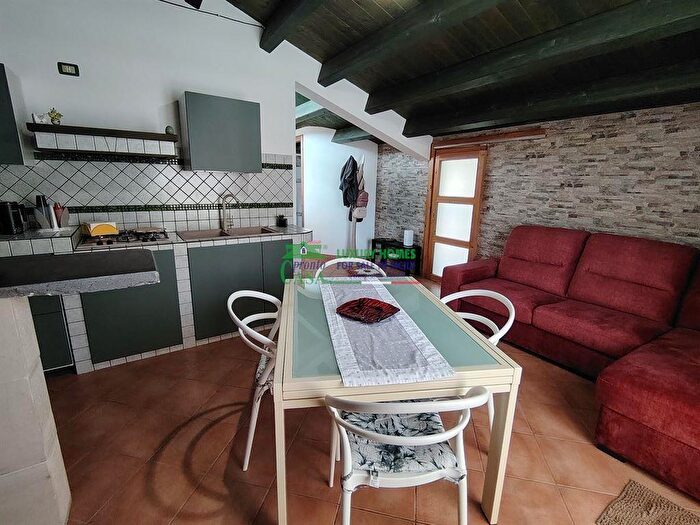 Casa con 7 locali in vendita in Via dei Papiri, Comiso