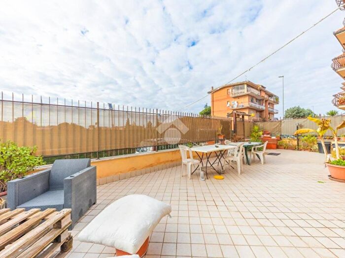 Appartamento bilocale in affitto in Via Publio Elio, Anagnina, Roma