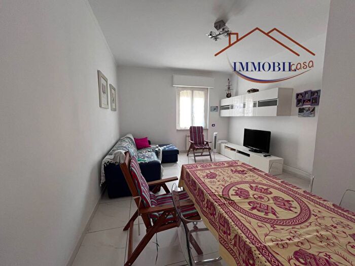 Appartamento con 5 locali in affitto in Corso Buenos Aires, Centro, Chiavari