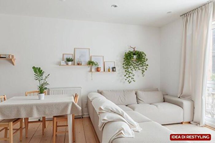 Appartamento trilocale in vendita in Via Vittorio Veneto, Tradate