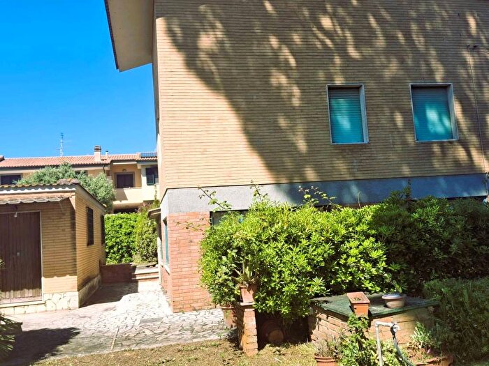 Casa con 5 locali in affitto in Via Tirreno, Villa Claudia, Anzio