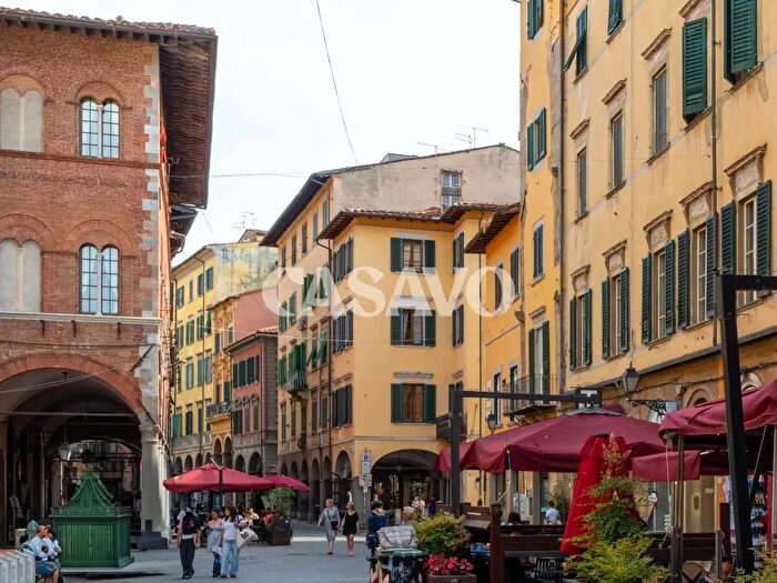Appartamento quadrilocale in vendita in Via Guglielmo Oberdan, Pisa