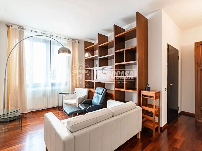 Appartamento trilocale in affitto in Via Caronni, Monza