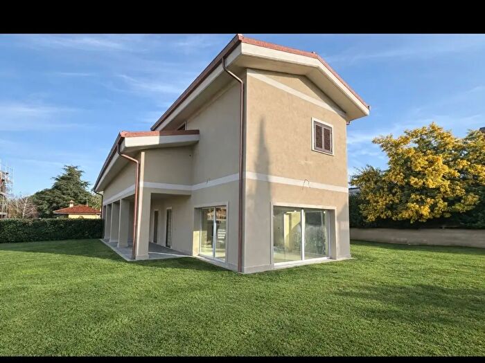 Casa con 5 locali in vendita in Grottaferrata