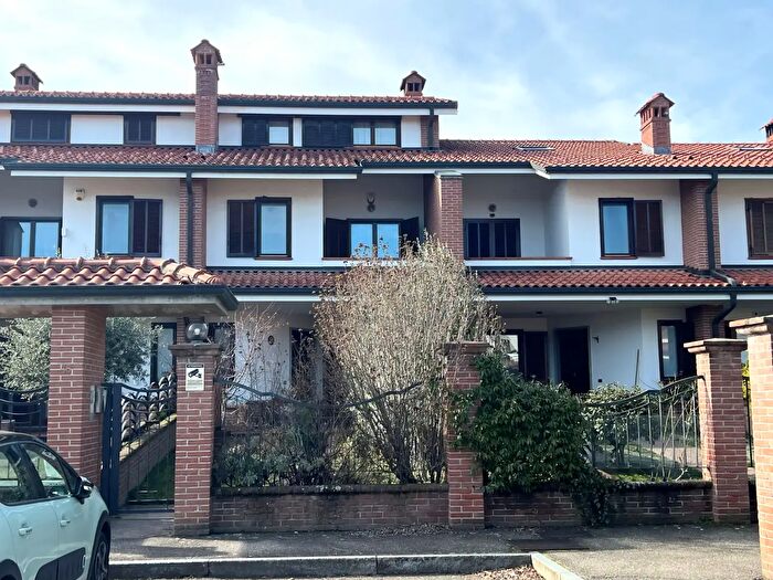 Casa con 10 locali in vendita in Via Giustetto, Pinerolo