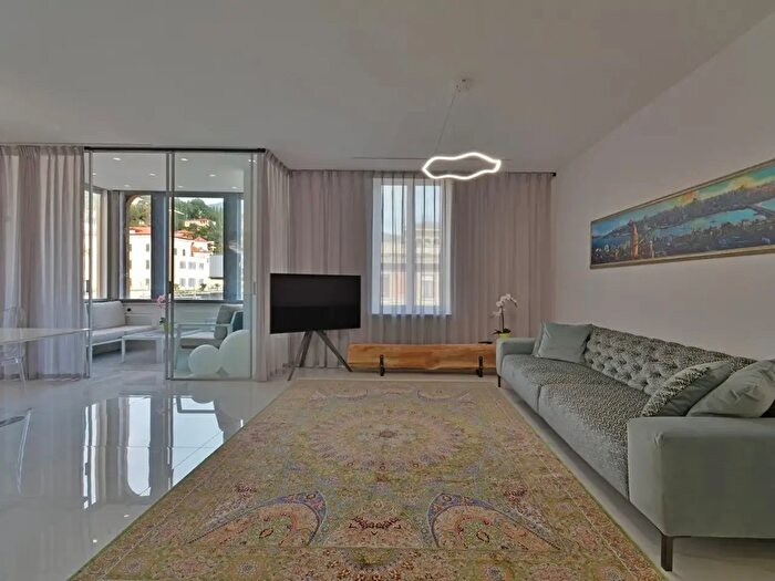 Appartamento con 5 locali in vendita in Via Robutti, Alassio