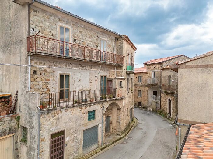 Appartamento con 14 locali in vendita in Via Sorrentini, San Mauro Cilento