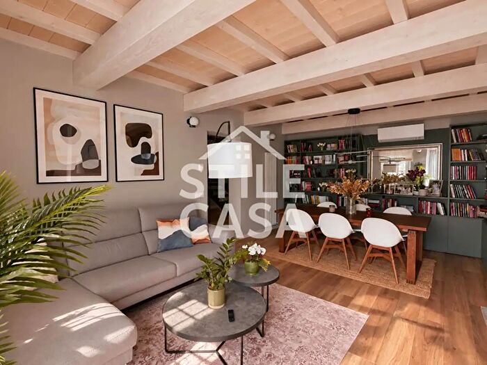 Casa con 8 locali in vendita in Ei Cantini, Altopascio