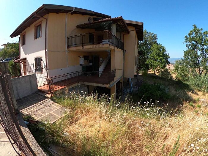 Appartamento quadrilocale in vendita in Via Maria Montessori, Mendicino