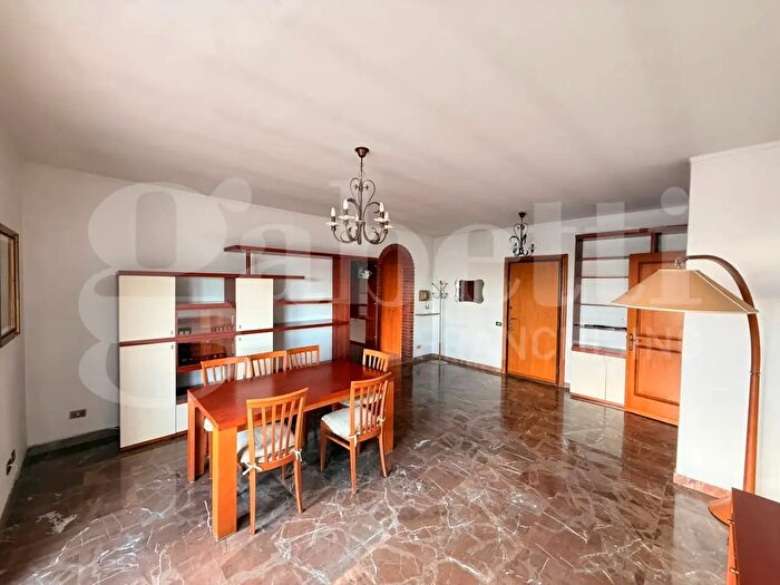 Appartamento trilocale in vendita in Via del Serafico, Roma