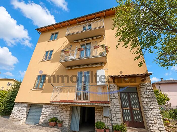 Appartamento con 5 locali in vendita in Giovi, Arezzo