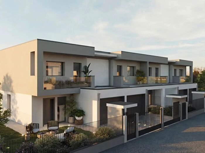 Casa quadrilocale in vendita in Via Edison, Nerviano