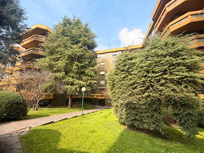 Appartamento trilocale in affitto in Via Roma, Novate Milanese