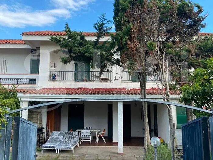 Casa con 5 locali in vendita in Via del Mare, Cellole