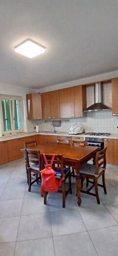 Appartamento trilocale in affitto in Via Tende, Colà, Lazise