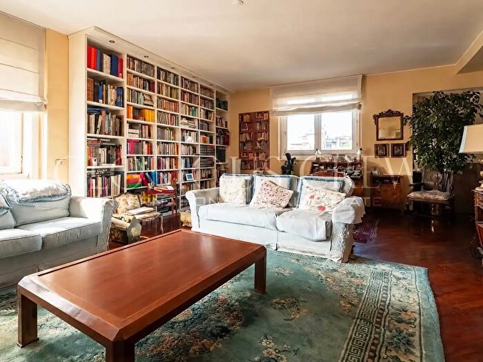 Appartamento con 5 locali in vendita in Via Pier Luigi da Palestrina, Milano