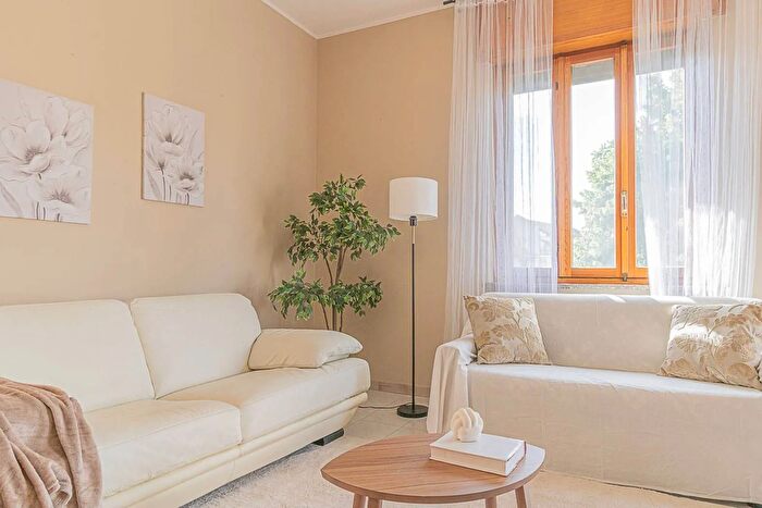 Casa con 12 locali in vendita in Strada dei Biasoni Torino, Torino