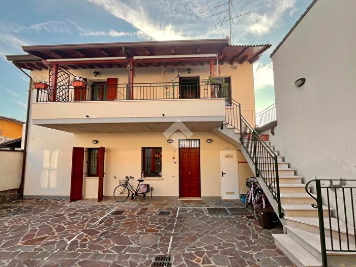 Appartamento trilocale in vendita in Via IV Novembre, Russi