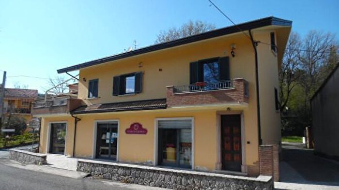 Appartamento con 6 locali in vendita in Montemarano