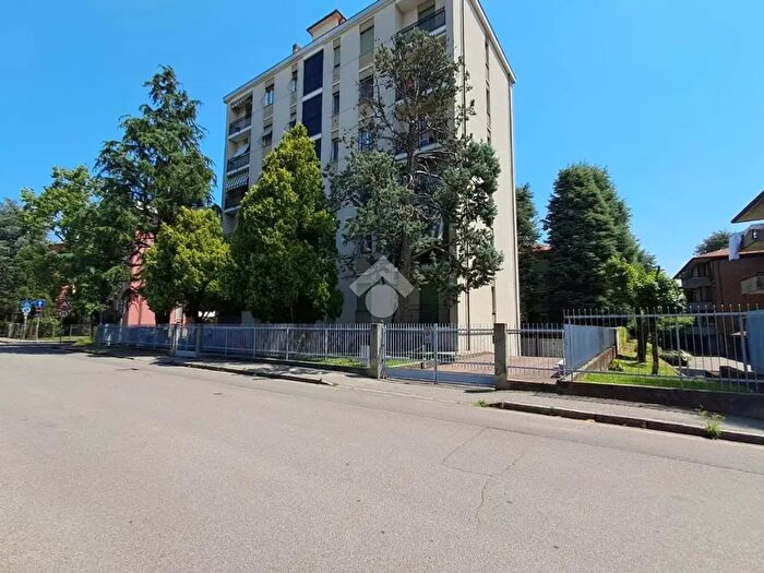 Appartamento trilocale in vendita in Via Don Girotti, Concorezzo