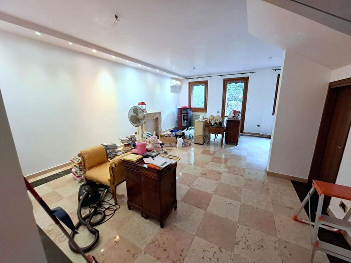 Casa con 6 locali in vendita in Via Euganea, Padova
