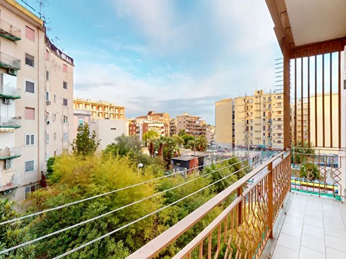 Appartamento quadrilocale in vendita in Via Pietro Castellino, Napoli