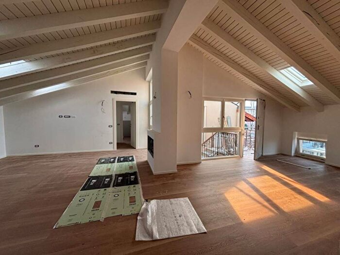 Casa trilocale in affitto in Via Villafranca, Ospedale, Busto Arsizio