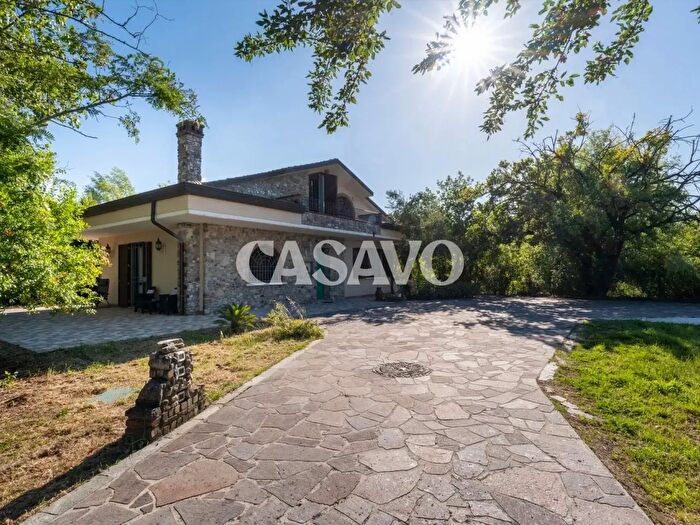 Casa con 5 locali in vendita in Via Nazario Sauro, Cascina