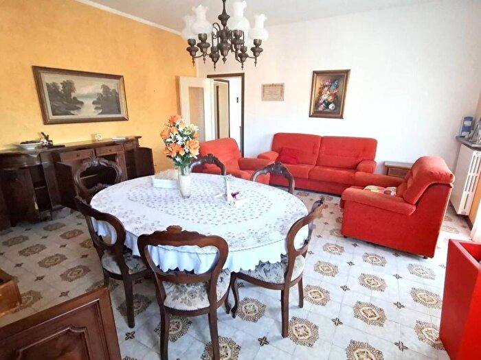 Appartamento quadrilocale in vendita in Centro, Valeggio sul Mincio