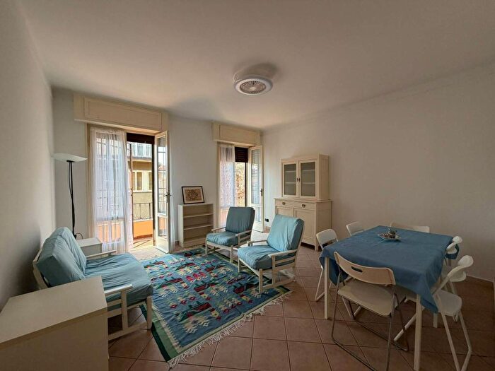 Appartamento trilocale in affitto in Via Edmondo De Amicis, Panoramica, Brescia