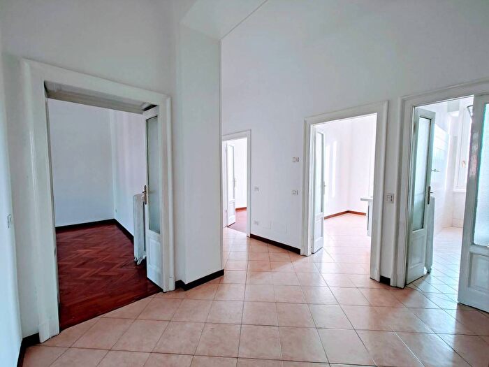Appartamento quadrilocale in affitto in Via Spartaco, Montenero, Milano